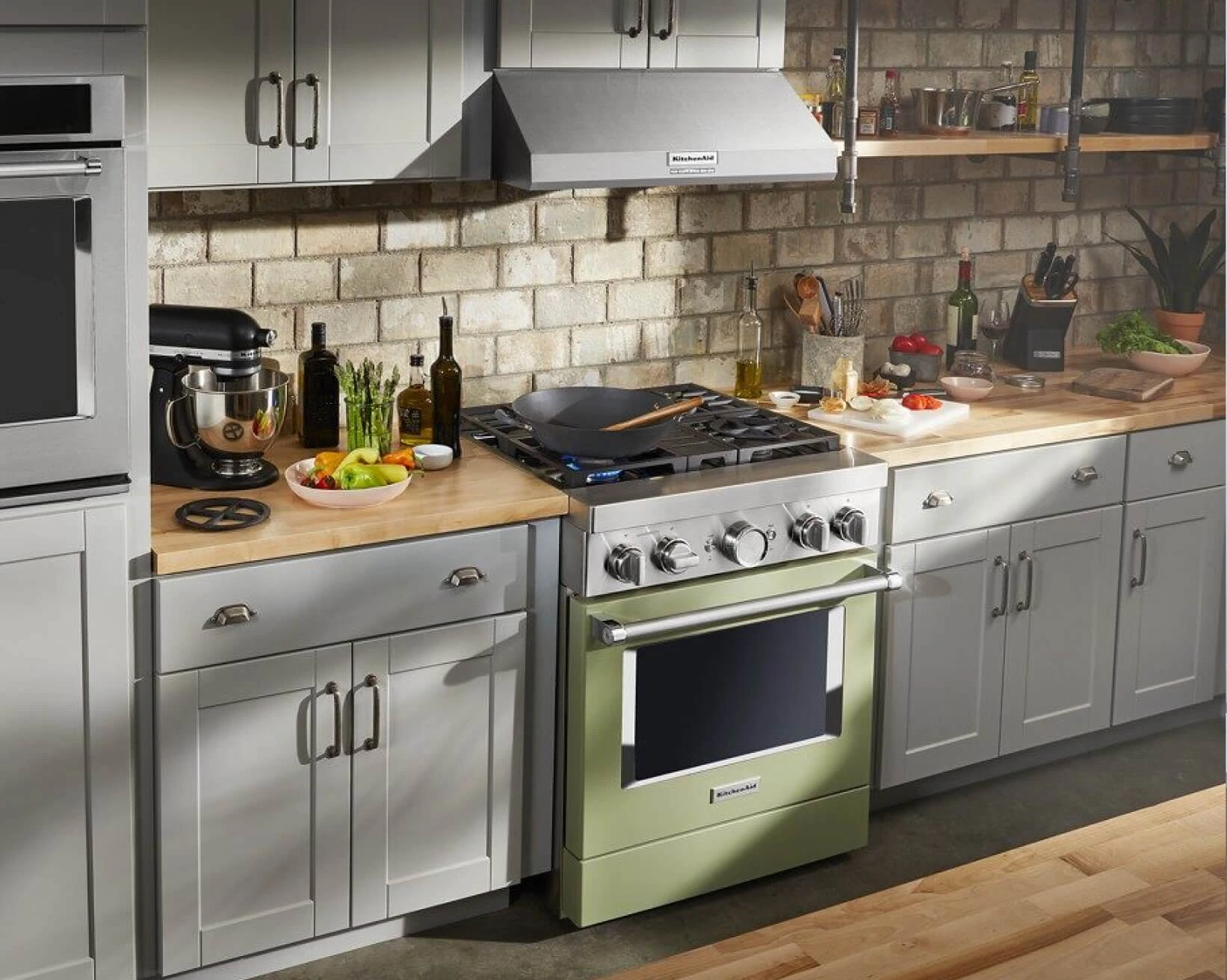 White Basics Store -White Basics Store homepage suites image flyout cover 1